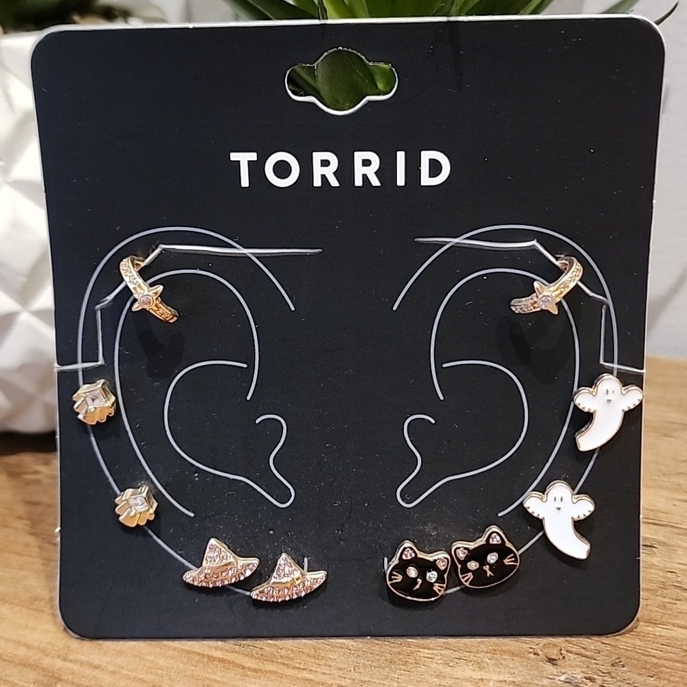 Torrid - Spooky Ghost Stud Set & Cuff​​​​​​​​